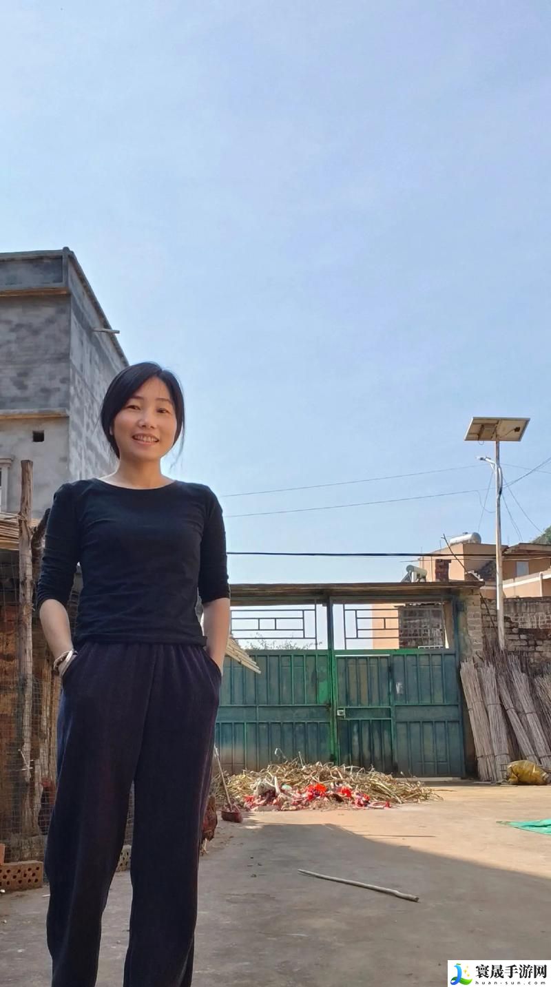 兰姨捂着嘴怕发出声音